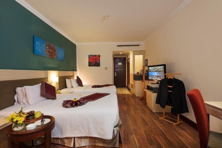 Deluxe Twin River view